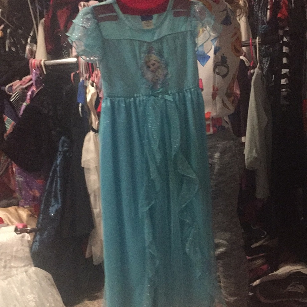 Else's night gown